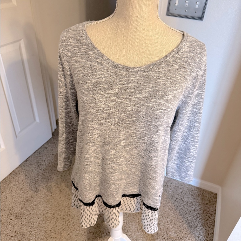 Heather Gray layered look top.3/4 sleeve, soft and lightweight. Size large.